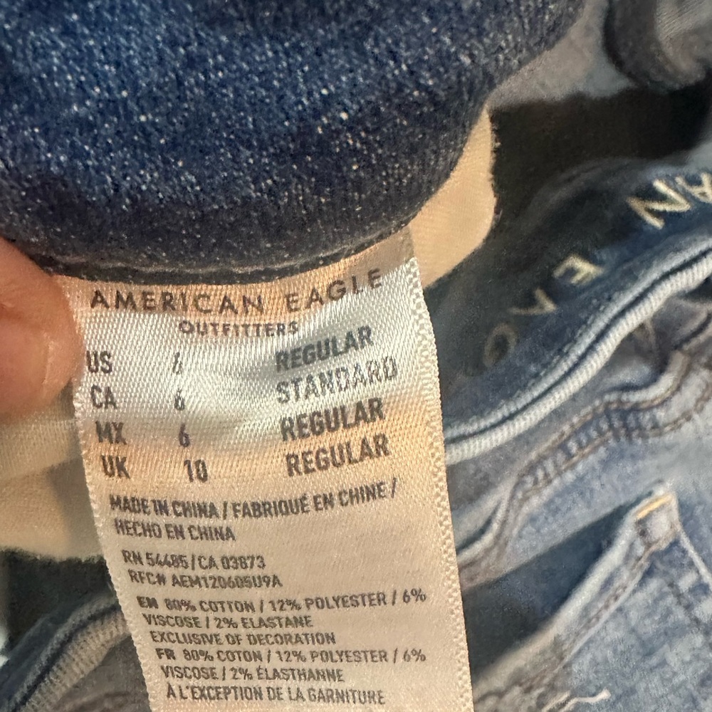 American Eagle Outfitters Blue Skinny Distressed Jeans - Picture 4 of 4